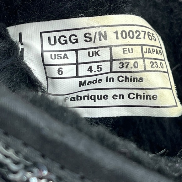 UGG Classic Short Sequin Silver & Black Wool Lined Casual Cozy Fall Boot 6 - Picture 12 of 12